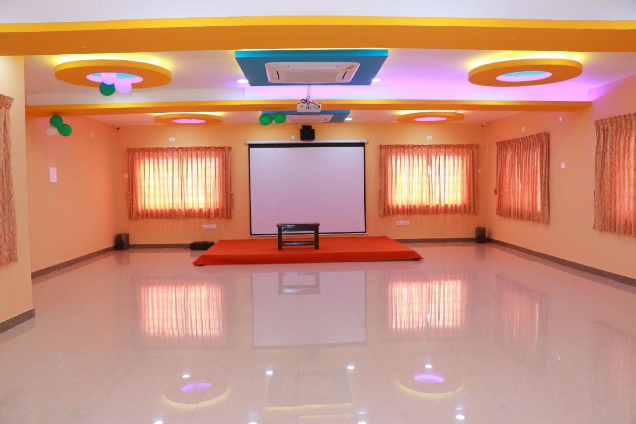 ホテルAvm Residency Paramagudi エクステリア 写真
